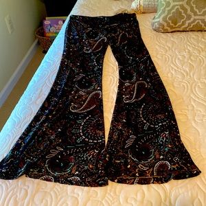 Beautiful paisley pull on jersey pants.